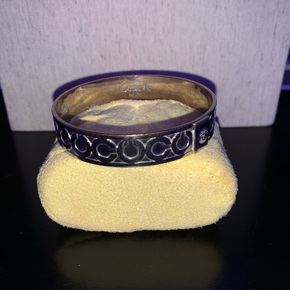 Coach - Picture 3 of 4